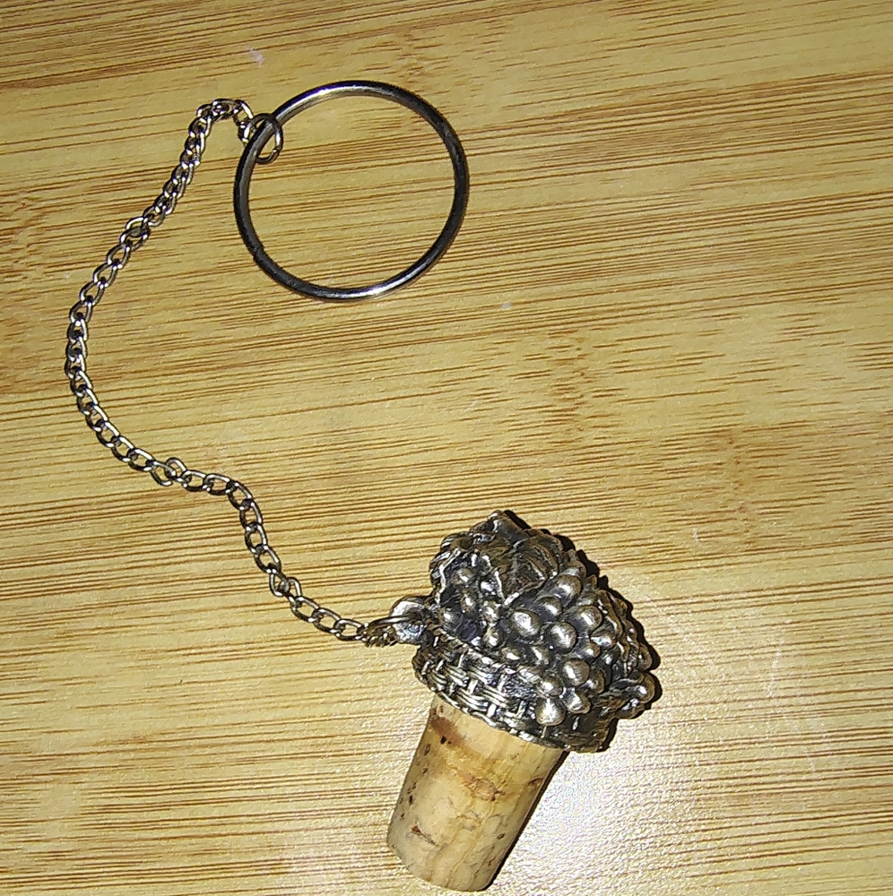 Vintage Pewter Wine Bottle Cork Stopper Metal Grapes Cluster Basket Chain Ring